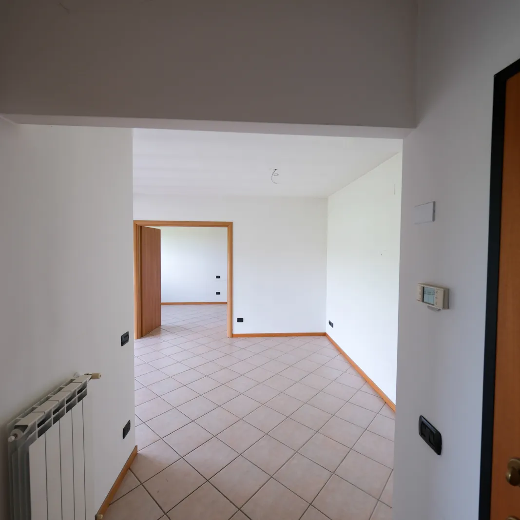 n.1 appartamento sub 27 + box sub 50 + n.2 cantine sub 76 e 77
