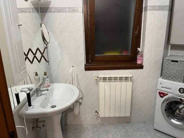 Appartamento con cantina sub 76 e box sub 117