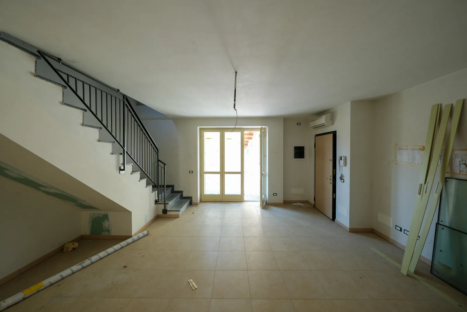 Appartamento sub 720 e box sub 748 