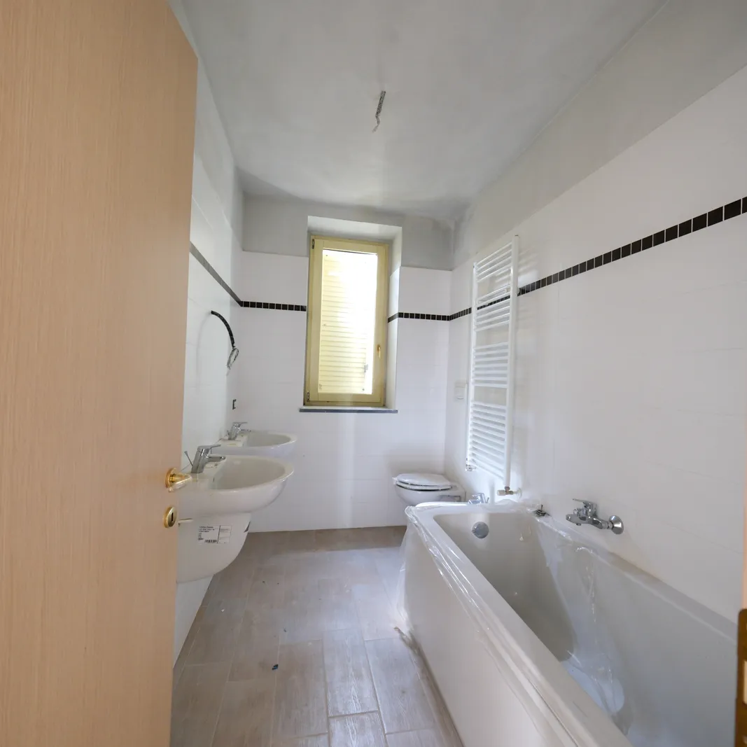Appartamento sub 712 e box sub 759 