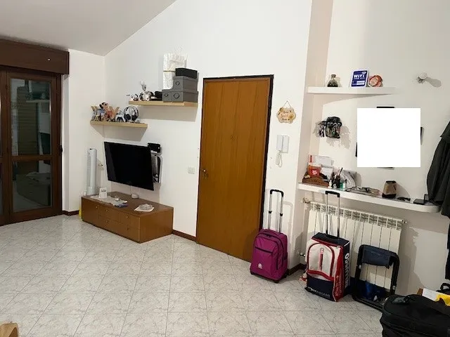 Appartamento con cantina sub 76 e box sub 117