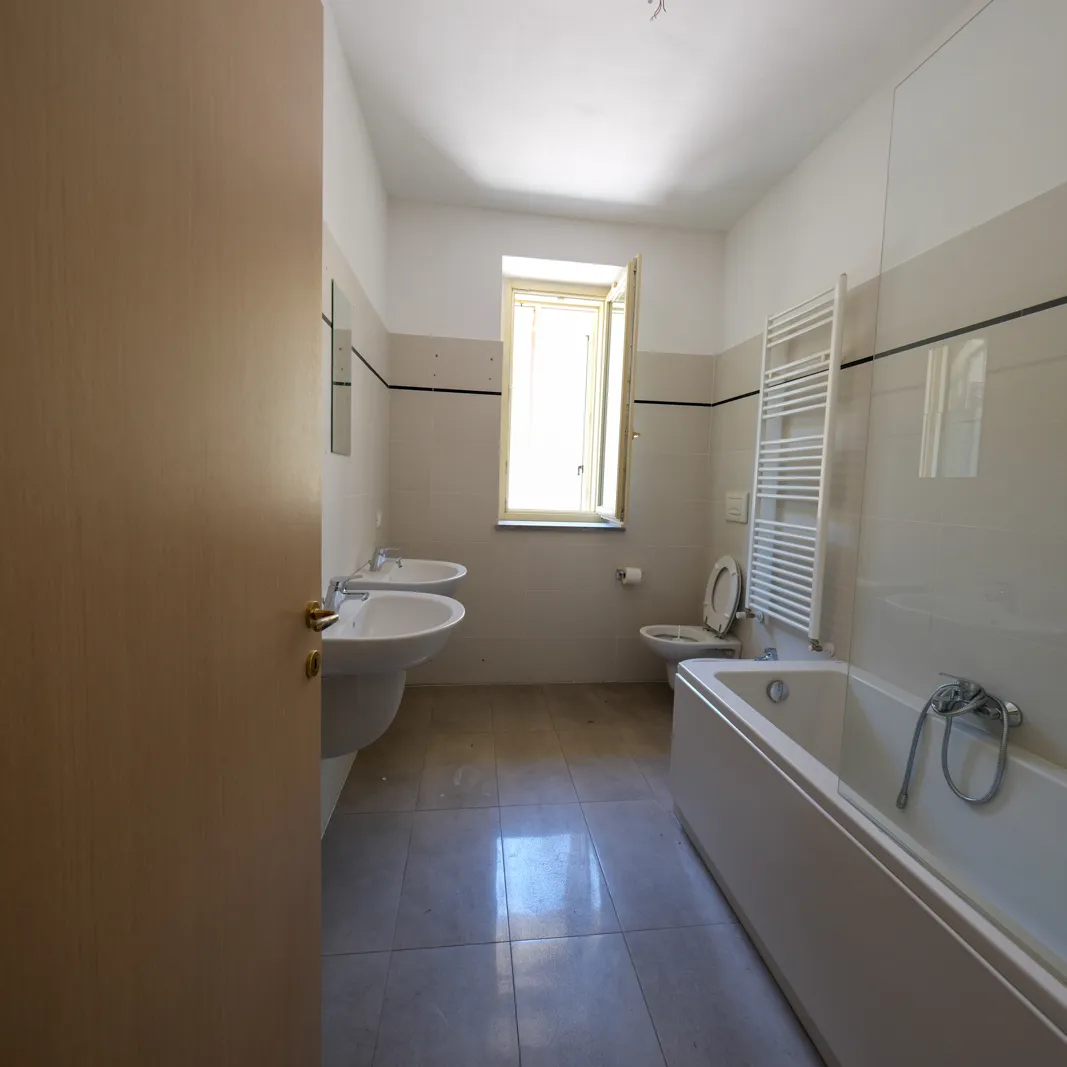 Appartamento sub 708 e box sub 756