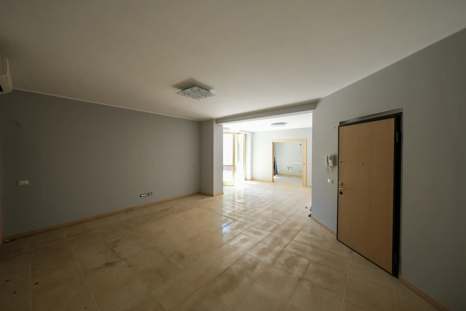 Appartamento sub 717 e box sub 761 