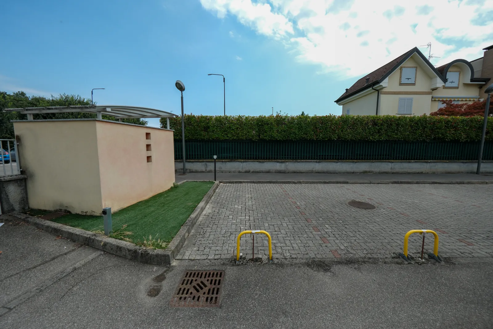 n.1 posto auto sub 2